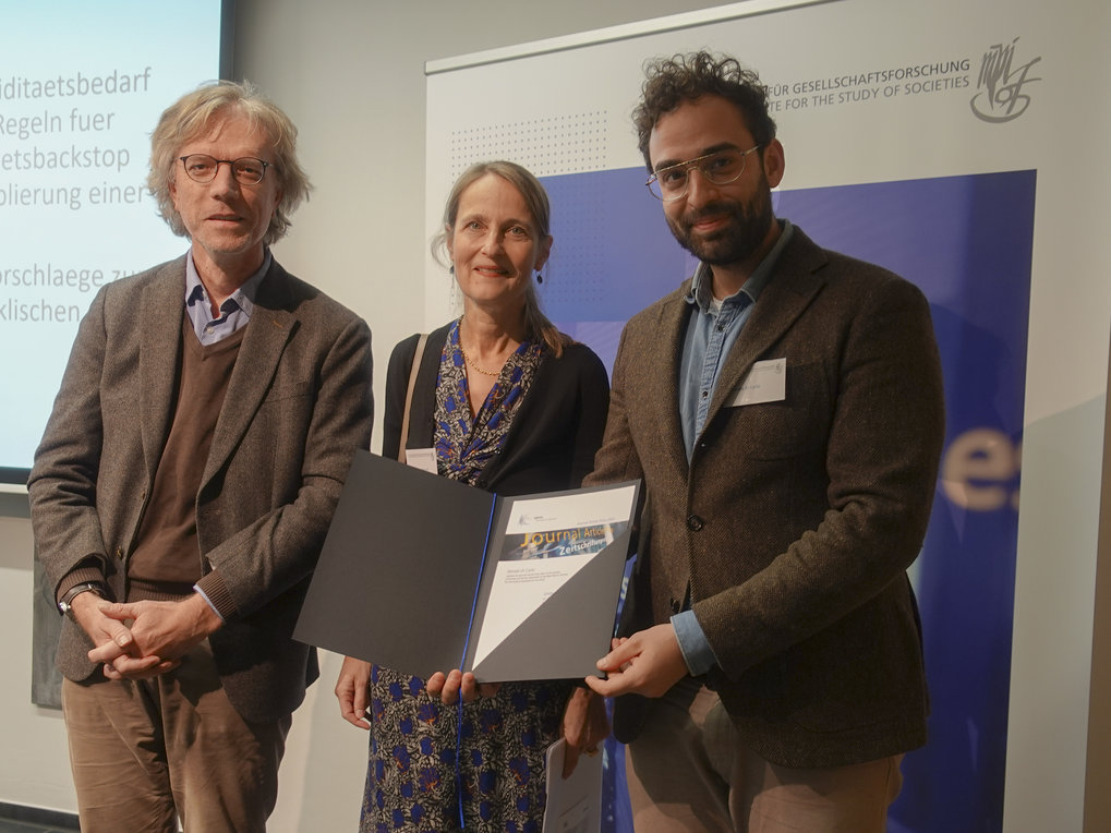 Journal Article Prize goes to Donato Di Carlo