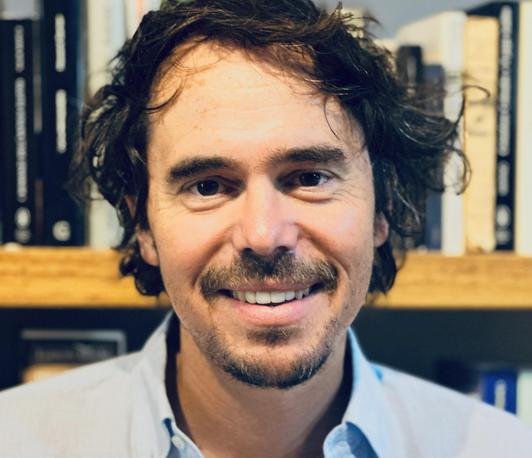 Portrait photo of Jonathan Levy